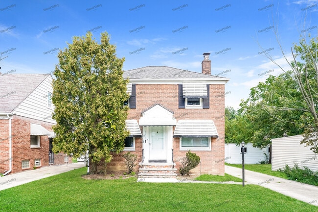 property at 5565 Beechwood Ave