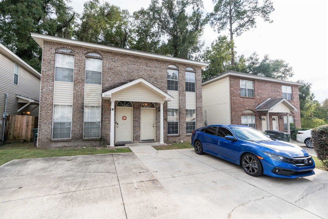 3213 Allison Marie Ct in Tallahassee, FL - Building Photo