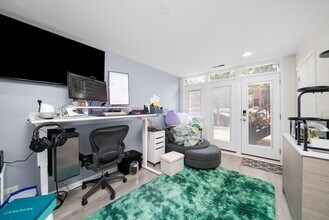 855 W Erie St, Unit 126 in Chicago, IL - Building Photo - Building Photo
