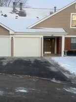 287 Pembridge Ln in Schaumburg, IL - Building Photo