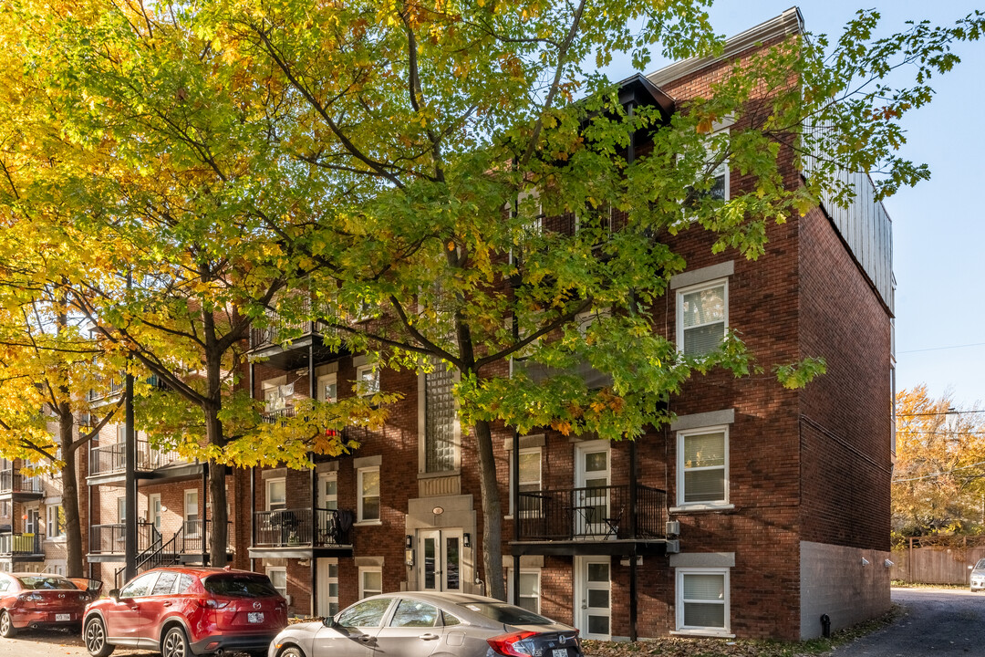 165 Carignan-Salières Rue in Québec, QC - Building Photo