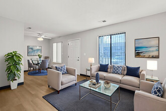 Country Hill in Cedar Rapids, IA - Building Photo - Building Photo