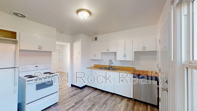 property at 1212 Janes Ln