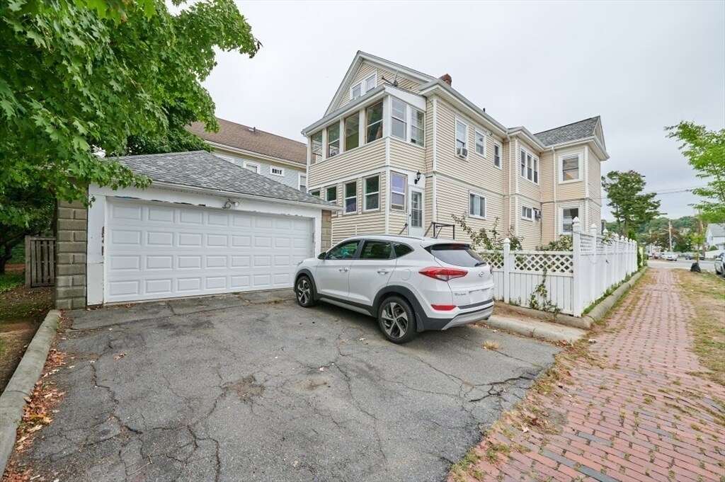 349 Salem St, Unit 349 in Medford, MA - Foto de edificio