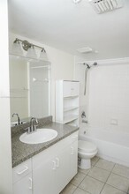 5005 Wiles Rd in Coral Springs, FL - Building Photo - Building Photo