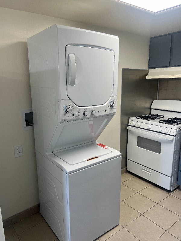 240 Holly St in Vallejo, CA - Building Photo - Building Photo