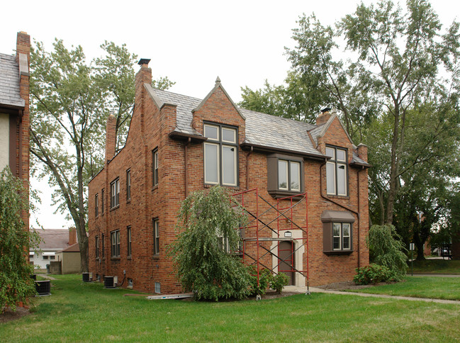 1558 Northwest Blvd in Columbus, OH - Foto de edificio - Building Photo