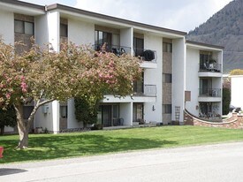 Bonnie Lee Apartments