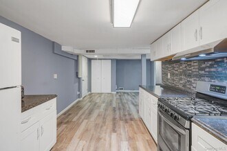 11 Amityville Rd in Sound Beach, NY - Building Photo - Building Photo