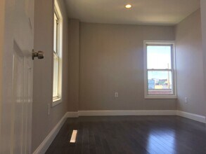 77 Linden St in Boston, MA - Building Photo - Building Photo