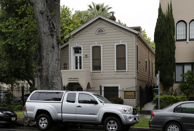 1701 N St in Sacramento, CA - Building Photo - Building Photo