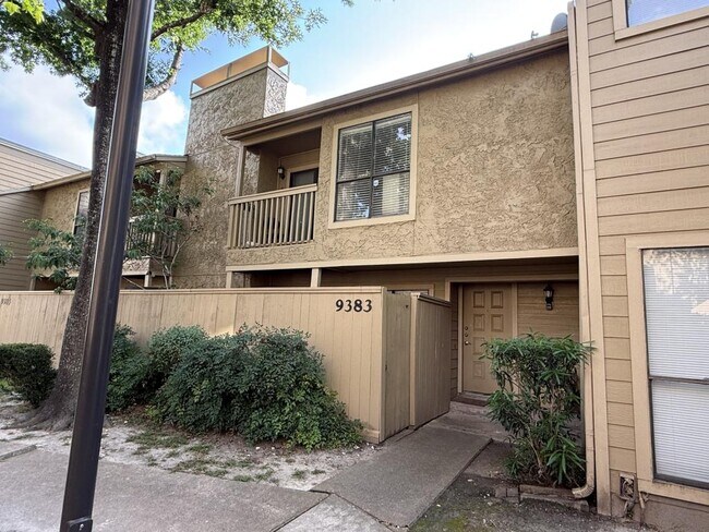 property at 9383 Pagewood Ln