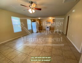 1136 N Ash St in Conway, AR - Building Photo