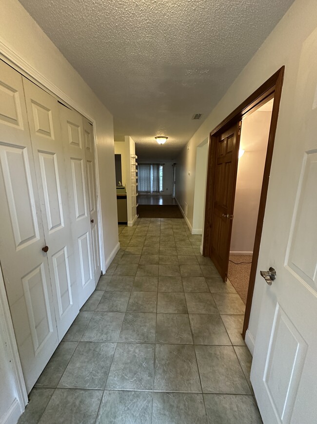 101 Country Club Ct