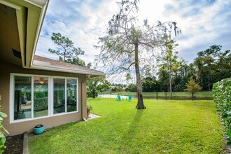120 Sycamore Dr in Royal Palm Beach, FL - Building Photo - Building Photo