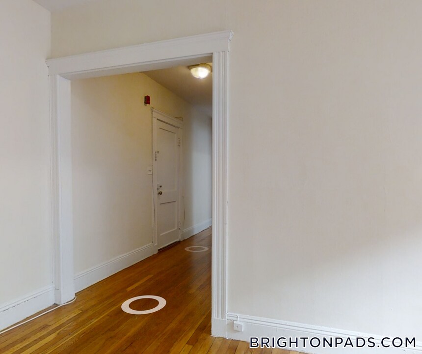 135 Washington St in Boston, MA - Building Photo