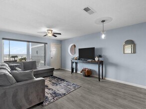 7600 Seawall Blvd in Galveston, TX - Building Photo - Building Photo