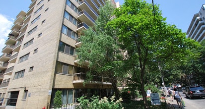48 Isabella St Apartments in Toronto, ON - Building Photo - Building Photo