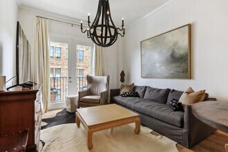 2277/2255 Peachtree Rd NE in Atlanta, GA - Foto de edificio - Building Photo