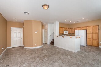 227 Serenity Crest St in Henderson, NV - Building Photo - Building Photo
