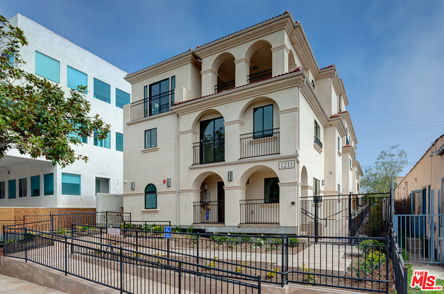 1211 9th St in Santa Monica, CA - Building Photo