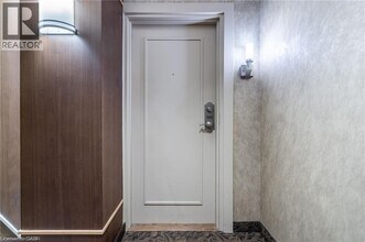 360 Pearl St in Burlington, ON - Building Photo - Building Photo