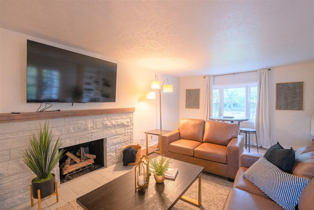 1322 Jackson Rd in South Bend, IN - Building Photo