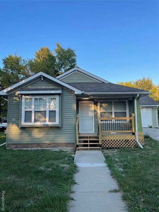 4654 Dickerson Ave in Detroit, MI - Building Photo