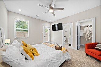 12080 East Fwy in Houston, TX - Building Photo - Building Photo