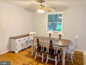 319 Mc Grady Rd in Rising Sun, MD - Foto de edificio - Building Photo