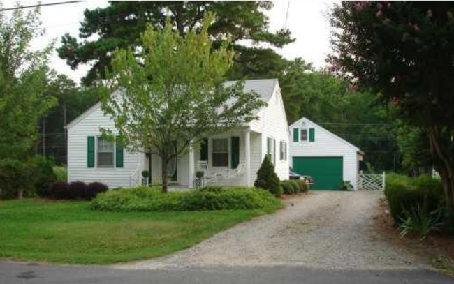 property at 9 Beaconsdale Ln