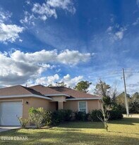 2 Sebastian Ct in Palm Coast, FL - Building Photo