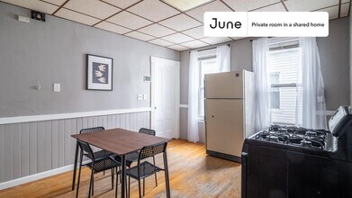 Room in Shared 5 bed/1 bath home, Unit E in Boston, MA - Building Photo - Building Photo