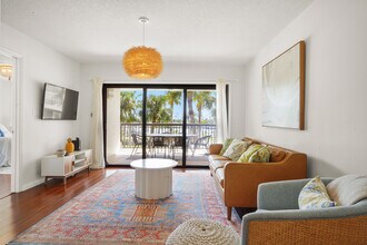 3200 Gulf Blvd in St Pete Beach, FL - Building Photo - Building Photo