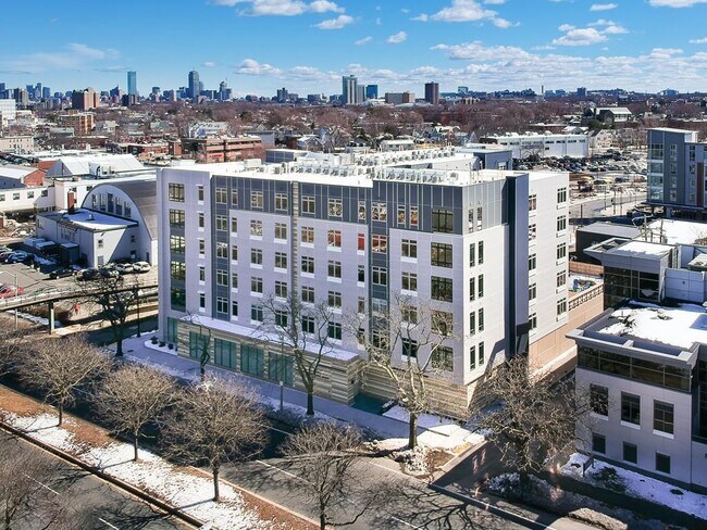 180 Telford St, Unit 404 in Boston, MA - Foto de edificio - Building Photo
