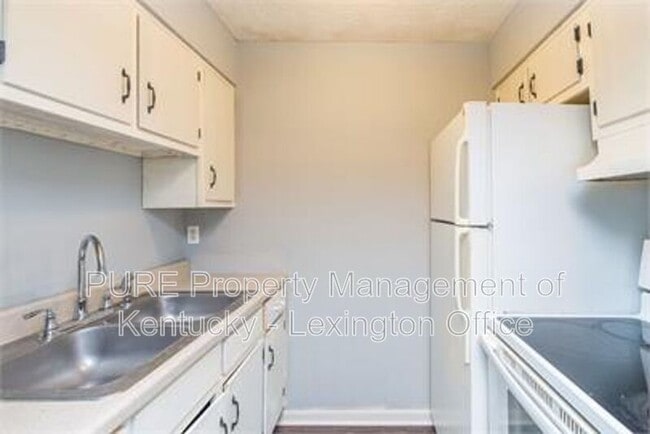 225 Landings Dr in Frankfort, KY - Building Photo - Building Photo