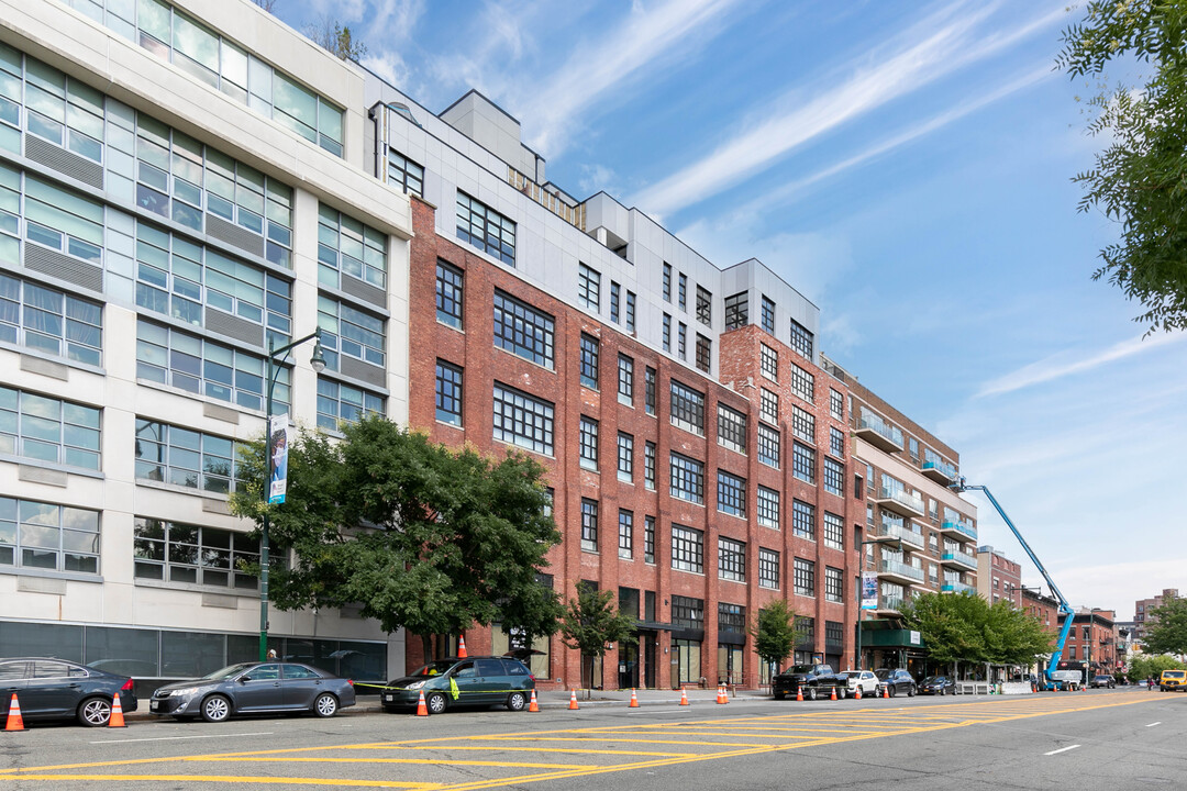 The Zipper Building in Long Island City, NY - Foto de edificio