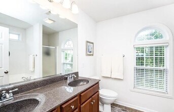 5619 Sycamore Glen Rd in Greensboro, NC - Building Photo - Building Photo