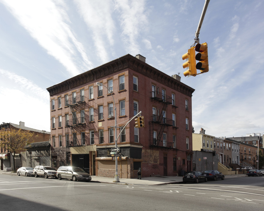 1098 Bedford Ave in Brooklyn, NY - Foto de edificio