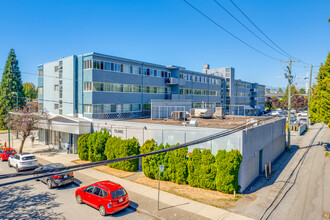 Cambie Plaza in Vancouver, BC - Building Photo - Building Photo