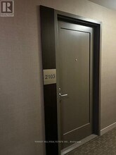 320 Tweedsmuir Ave in Toronto, ON - Building Photo - Building Photo