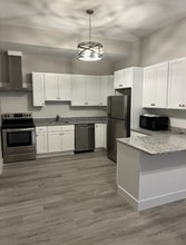 114 Merrimack St in Lowell, MA - Building Photo - Building Photo