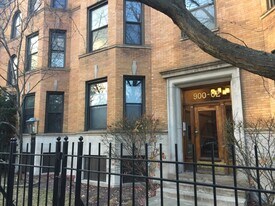 902 W Grace St in Chicago, IL - Building Photo