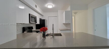 12124 St.Andrews Pl in Miramar, FL - Building Photo - Building Photo