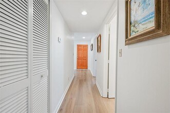 307 Harbour Oaks Dr in St. Simons Island, GA - Building Photo - Building Photo