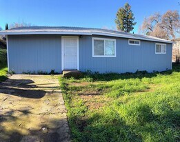 331 Crawford St in Lakeport, CA - Building Photo
