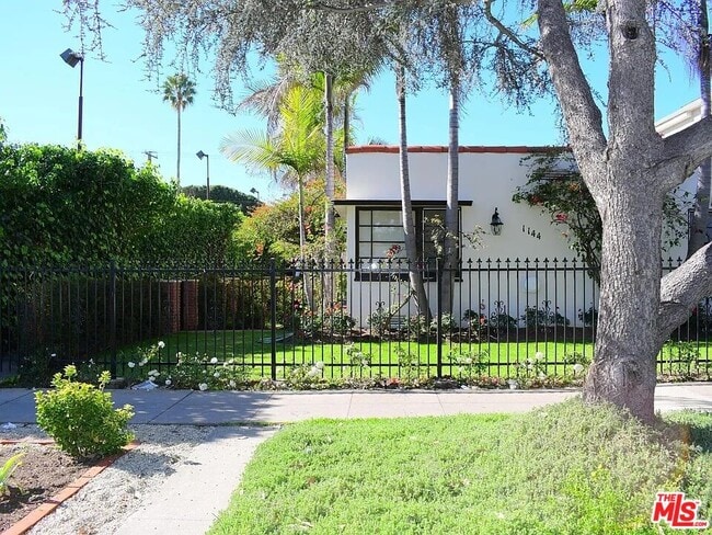 1144 15th St in Santa Monica, CA - Building Photo - Building Photo
