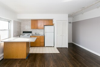 4950 N Marine Dr, Unit M07H in Chicago, IL - Building Photo - Building Photo