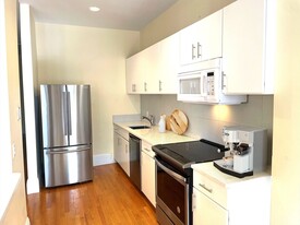 524 Tremont St, Unit 3 Apartamentos