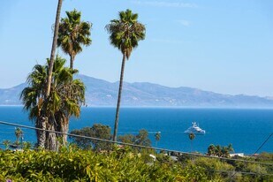 421 Vista De La Playa Ln in Santa Barbara, CA - Building Photo